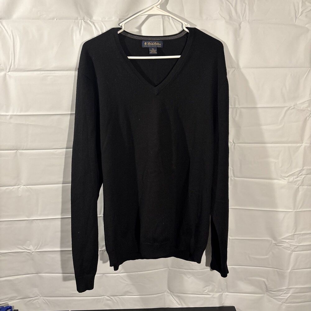 Brooks Brothers Sweater Men’s XL V-Neck Extra Fine Italian Merino Wool Black